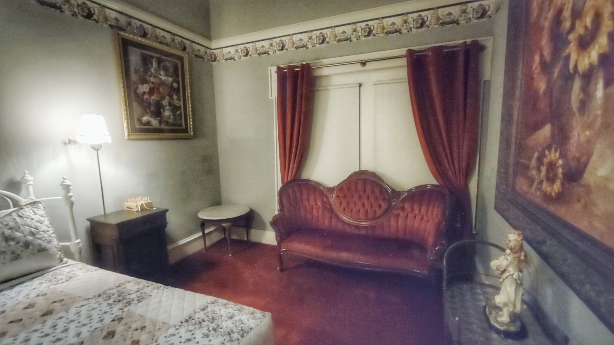 Room 1 Double Queen bed Suite