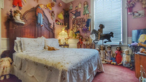 Room 14  -  Dolls N Stuff