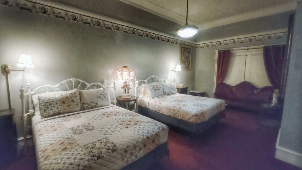Room 1 Double Queen bed Suite