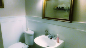 Room 12 Single Queen bed